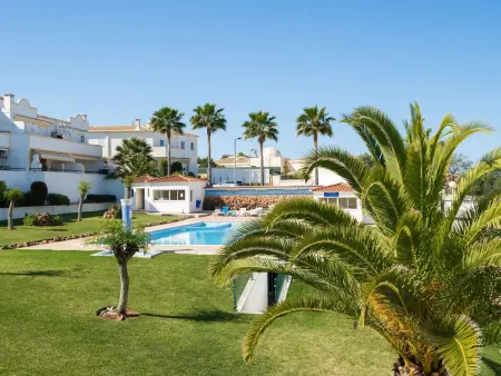 Appartement rénové à Porches avec balcon et accès piscine - Photo 15