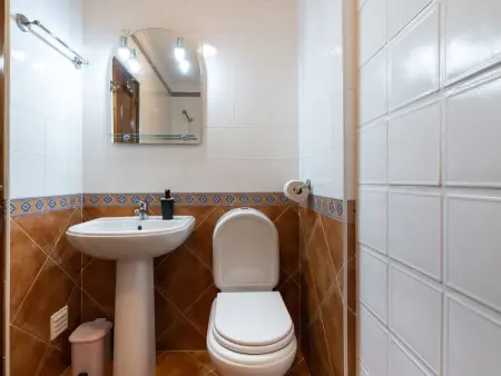 Appartement rénové à Porches avec balcon et accès piscine - Photo 16