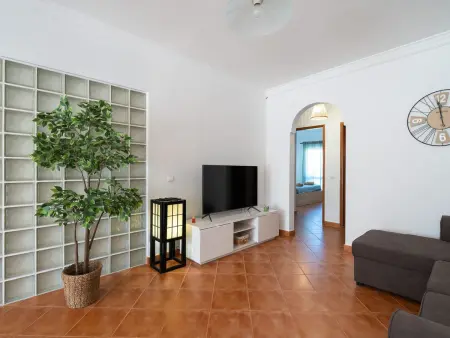 Appartement rénové à Porches avec balcon et accès piscine - Photo 18