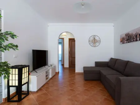 Appartement rénové à Porches avec balcon et accès piscine - Photo 21