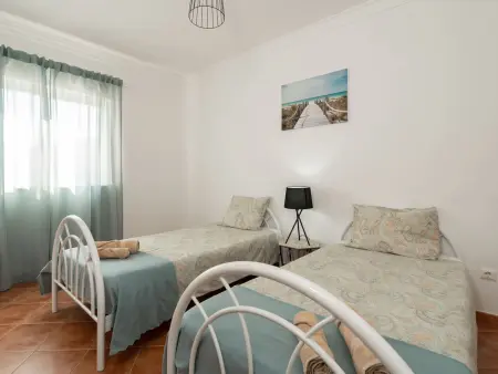 Appartement rénové à Porches avec balcon et accès piscine - Photo 23