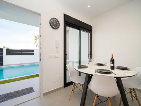 Villa moderne avec piscine privée - 6 pers., Villa 6 personnes à Roda - Photo 9