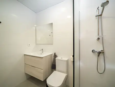 Villa moderne avec piscine privée - 6 pers., Villa 6 personnes à Roda - Photo 16