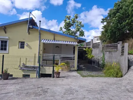 Maison accueillante à Les Abymes avec terrasse, Maison 4 personnes à Les Abymes - Photo 28