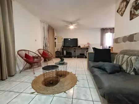 Villa charmante avec piscine privée à Saint-Benoît - Photo 11