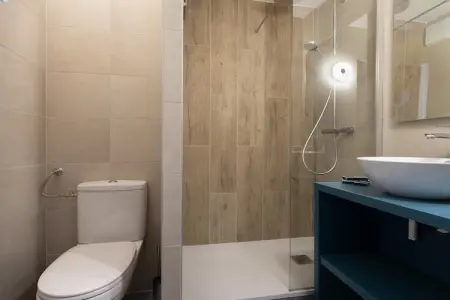 Les Bergers Chambre 2 personnes_C2, Retraite avec piscine et terrasse partagées - Photo 13