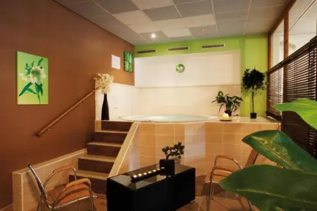 VALCENIS Chambre 4 personnes_C4, Hébergement pour 4 avec sauna et piscine - Photo 14