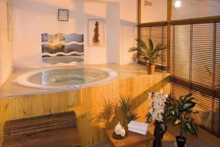 VALCENIS Chambre 4 personnes_C4, Hébergement pour 4 avec sauna et piscine - Photo 15