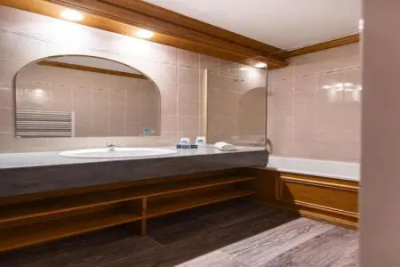 VALCENIS Chambre 5 personnes_C5, Espace familial premium pour cinq personnes - Photo 11
