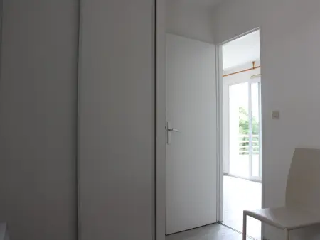 Appartement T2 avec balcon, parking et piscine, proche commodités - Photo 9
