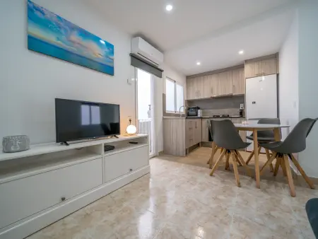 Appartement élégant à Blanes pour 3 personnes - Proche mer, climatisé, Wi-Fi, cuisine équipée - Photo 2