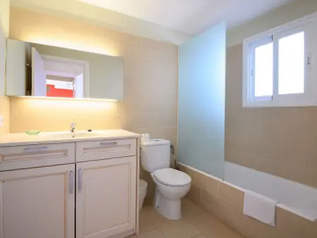 Wohnung mit gemeinsamem Pool und Meerblick, Appartement 4 personnes à Es Migjorn Gran - Photo 42