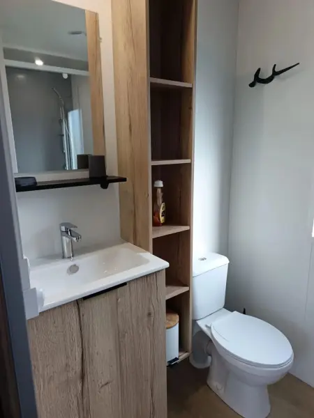 Bungalow moderne à Canet-en-Roussillon - 40 m² - Piscine - Photo 5