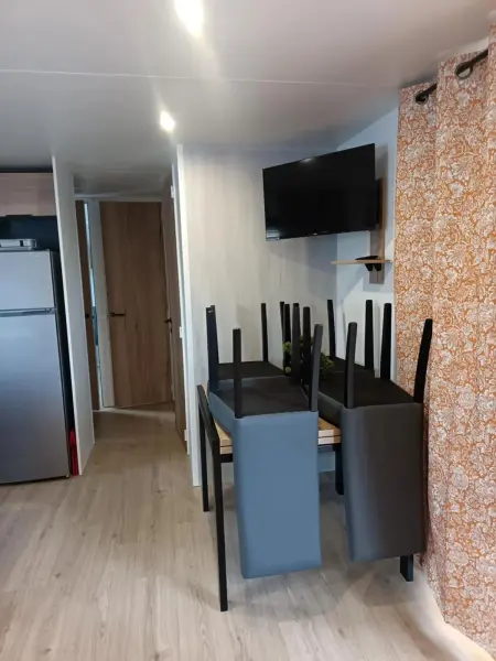 Bungalow moderne à Canet-en-Roussillon - 40 m² - Piscine - Photo 12