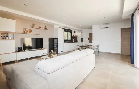 Villa spacieuse avec piscine, Maison 4 personnes à Prunelli Di Fumorbo - Photo 6