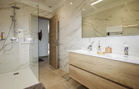 Villa spacieuse avec piscine, Maison 4 personnes à Prunelli Di Fumorbo - Photo 23
