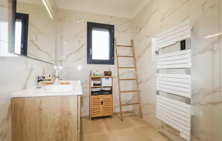 Villa spacieuse avec piscine, Maison 4 personnes à Prunelli Di Fumorbo - Photo 24