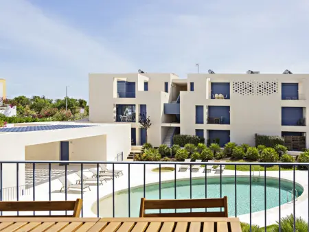 Élégant Appartement avec Balcon et Climat, Proche Mer - Photo 1