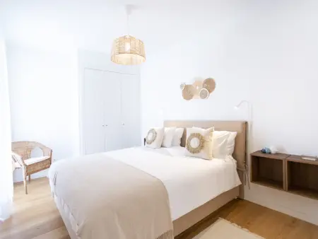 Élégant Appartement avec Balcon et Climat, Proche Mer - Photo 5