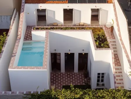 T2 Sophistiqué avec Piscine Privée au Cœur de Faro - Photo 2