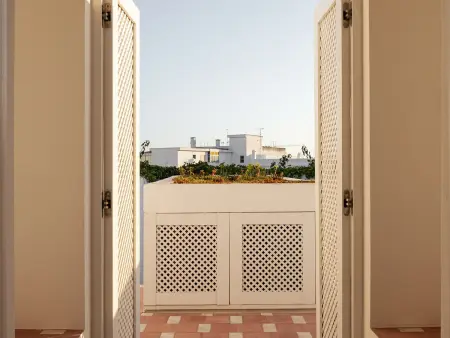 T2 Sophistiqué avec Piscine Privée au Cœur de Faro - Photo 3