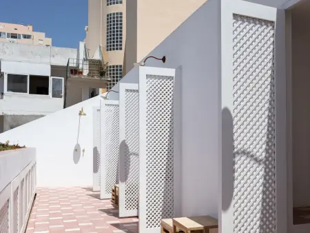 T2 Sophistiqué avec Piscine Privée au Cœur de Faro - Photo 9