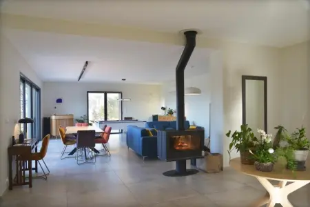 Belle maison avec piscine à débordement chauffée, Magnifique maison pour 6 personnes à Barjac - Photo 11
