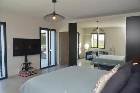 Belle maison avec piscine à débordement chauffée, Magnifique maison pour 6 personnes à Barjac - Photo 21