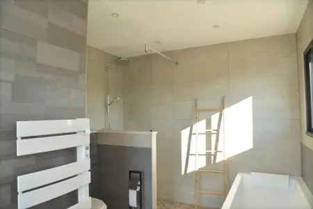 Belle maison avec piscine à débordement chauffée, Magnifique maison pour 6 personnes à Barjac - Photo 28