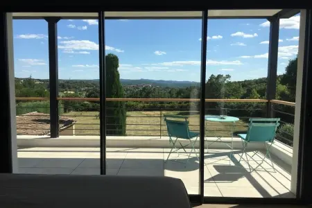 Belle maison avec piscine à débordement chauffée, Magnifique maison pour 6 personnes à Barjac - Photo 33