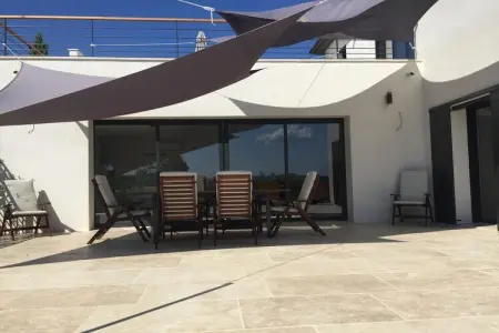 Belle maison avec piscine à débordement chauffée, Magnifique maison pour 6 personnes à Barjac - Photo 34