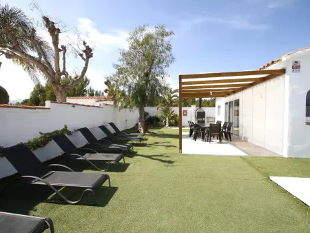 Villa piscine privée et clim – vacances en famille - Photo 1