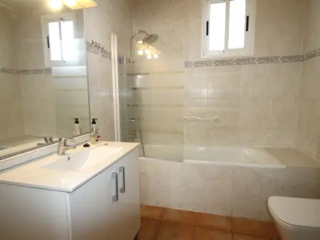 Villa piscine privée et clim – vacances en famille - Photo 18