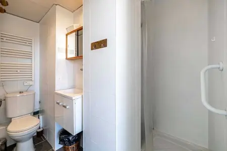 EM-211-ANGLAIS, Appartement climatisé en bord de mer – Nice - Photo 77