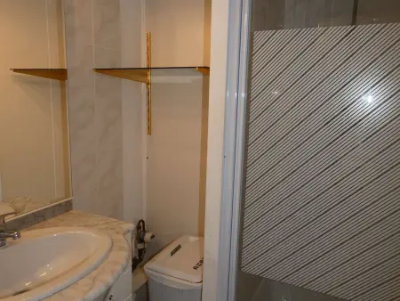 Charmant T2 avec Piscine, Proche Plage et Commerces, Garage Privé, Quartier Couchant - Photo 10