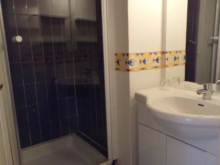 Studio cabine avec piscine, proche plage et commerces - Photo 7