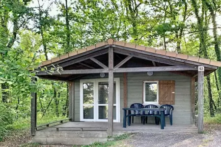Hameaux des Lacs Accessible Two-Bedroom Cottage for 4 people, Escapade près du lac Monclar avec piscine - Photo 33