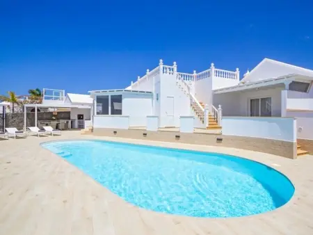 Villa Méditerranéenne avec Piscine Privée et Climatisation à Playa Blanca - Photo 2