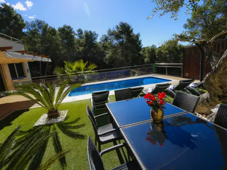 Villa avec piscine privée, clim - Vérifiez les conditions ( La capacité n'est pas précisée ) - Photo 2