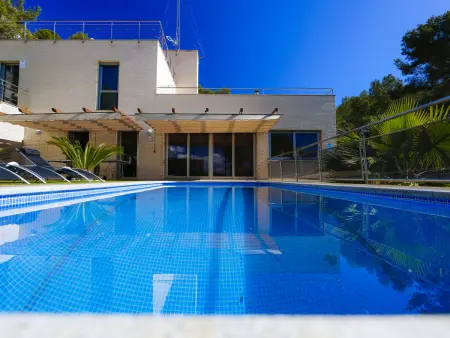 Villa avec piscine privée, clim - Vérifiez les conditions ( La capacité n'est pas précisée ) - Photo 3