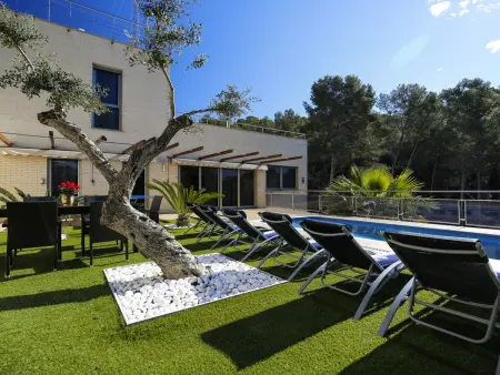 Villa avec piscine privée, clim - Vérifiez les conditions ( La capacité n'est pas précisée ) - Photo 12