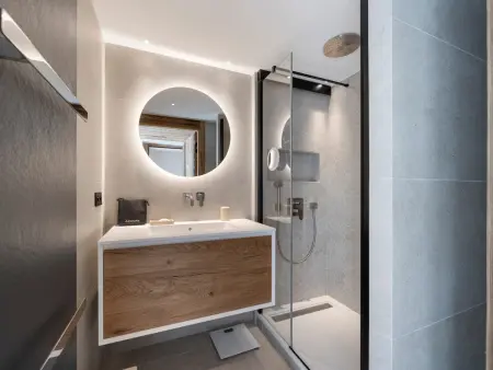 Spacieux duplex 158 m², 5 chambres, proximité centre, parking - Photo 12