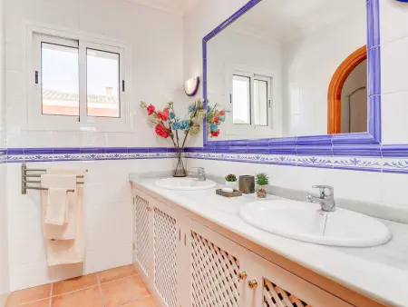 Villa avec piscine privée, vue montagne - 8 pers. - Photo 25