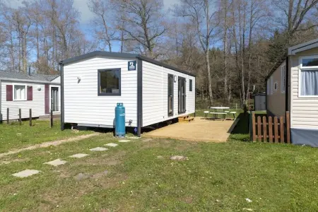 Le Ruisseau, Caravane haut de gamme avec terrasse à Érezée - Photo 8