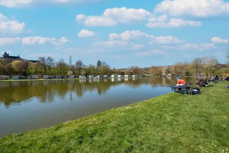 Le Ruisseau, Caravane haut de gamme avec terrasse à Érezée - Photo 18