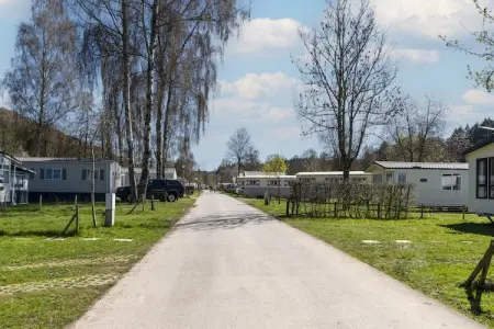 Le Ruisseau, Caravane haut de gamme avec terrasse à Érezée - Photo 21