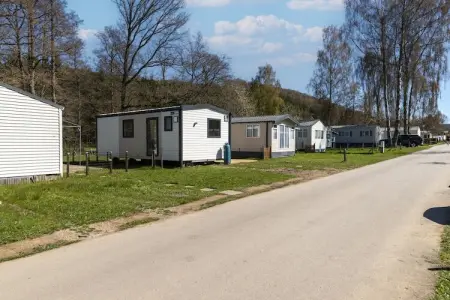 Le Ruisseau, Caravane haut de gamme avec terrasse à Érezée - Photo 23