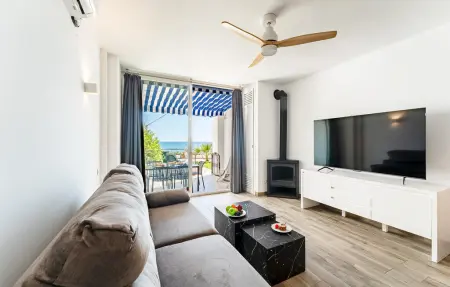 Faro's Beachfront House, Maison 4 personnes à Mijas - Photo 2