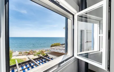 Faro's Beachfront House, Maison 4 personnes à Mijas - Photo 6