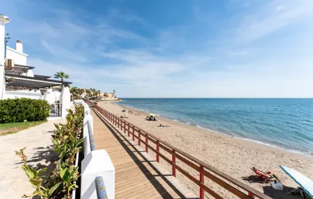 Faro's Beachfront House, Maison 4 personnes à Mijas - Photo 8